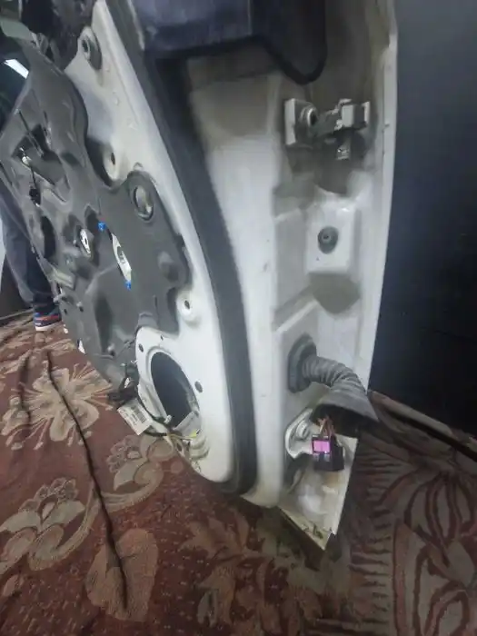 Drzwi Lewy Przód Seat Exeo Kombi LB9A