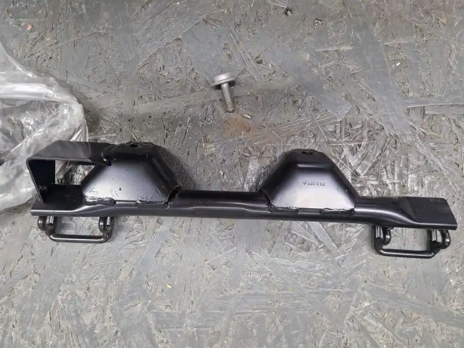 IsoFix Prawy Tył Seat Exeo Audi A4 B7 8E0.813.546.B
