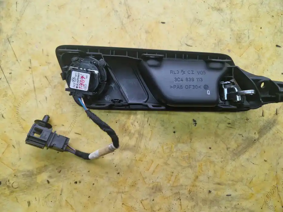 Klamka Wewnętrzna Vw Passat B6  Lewy Tył 3C4.839.113