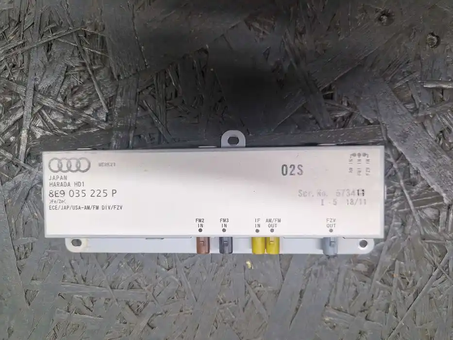 Wzmacniacz Antenowy Vw Audi Seat Skoda  8E9.035.225.P