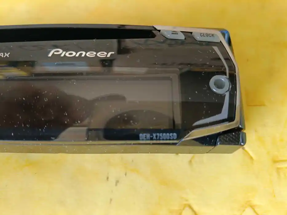 Panel Radia Pioneer DEHX7500SD