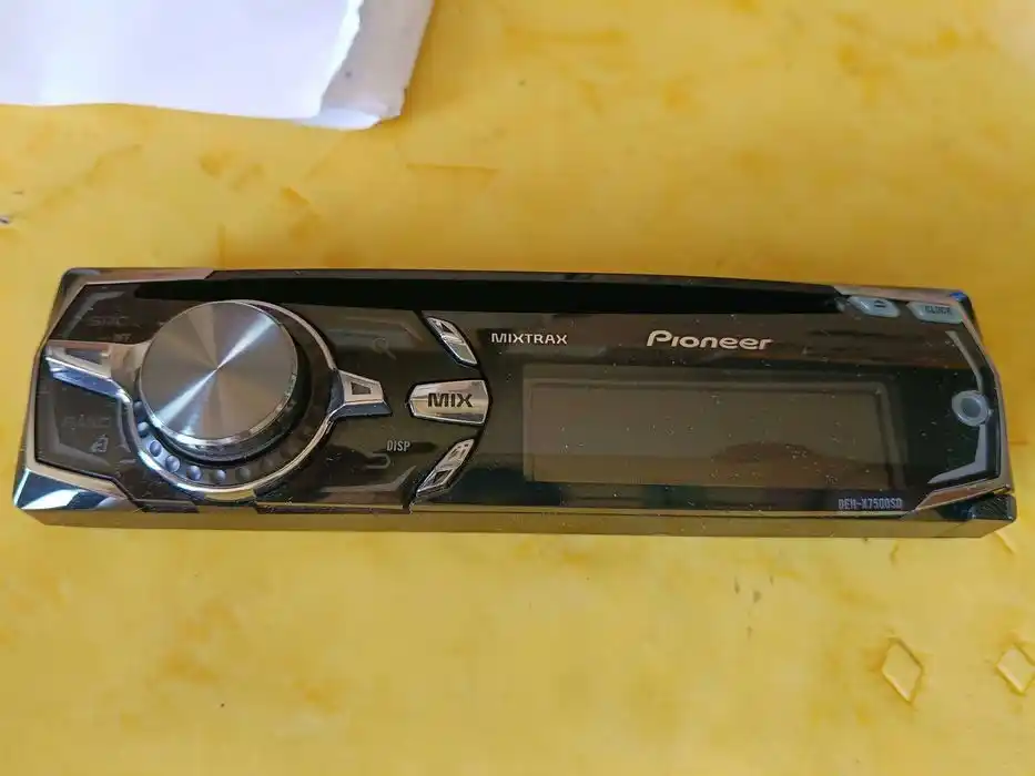 Panel Radia Pioneer DEHX7500SD