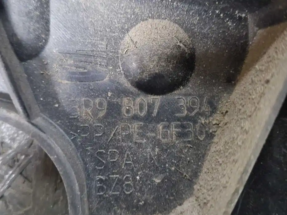 Ślizg Zderzaka Prawy Tył Seat Exeo 3R9.807.394