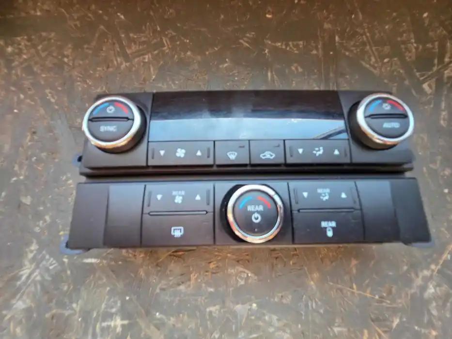 Panel Klimatyzacji Dodge Journey I P55111898AG