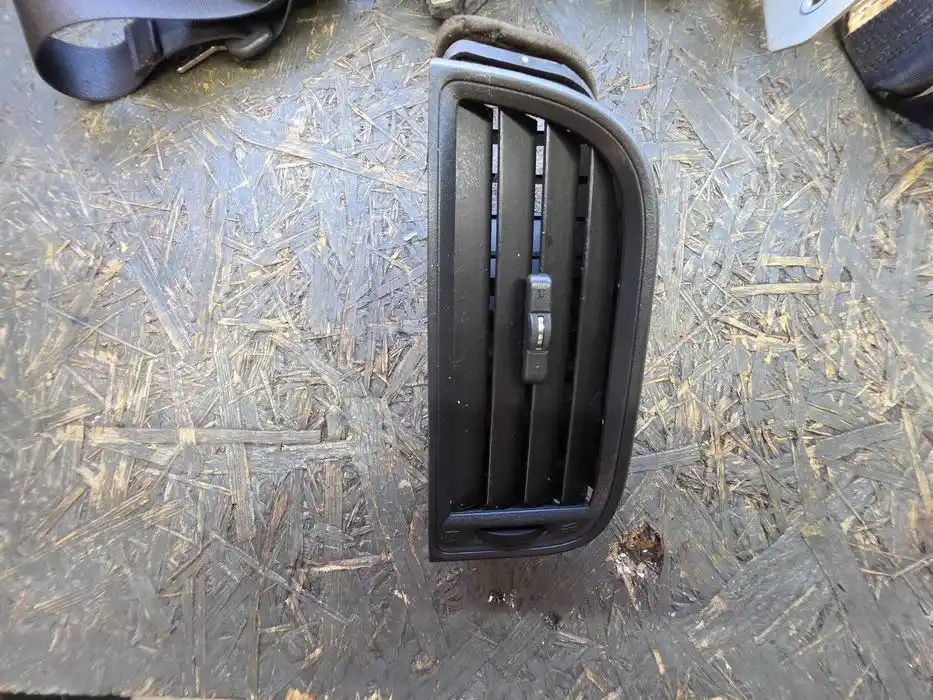 Kratka Nawiewu Prawa Dodge Journey I 60613138
