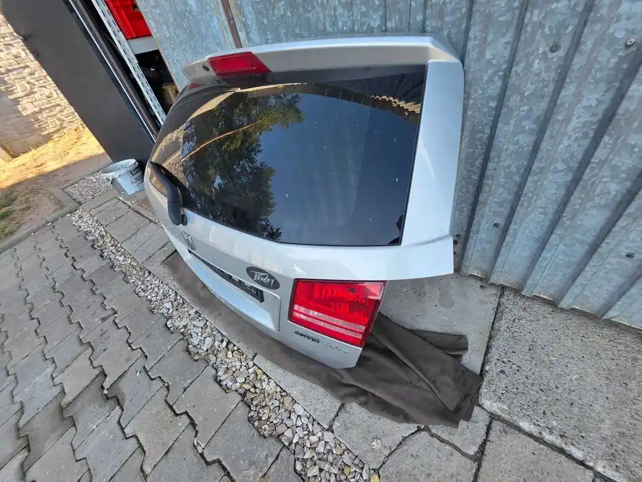Klapa Tył Dodge Journey I