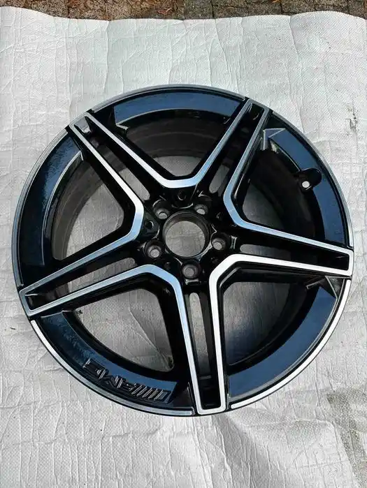 Mercedes GLA H247 Pojedyncza Felga 19