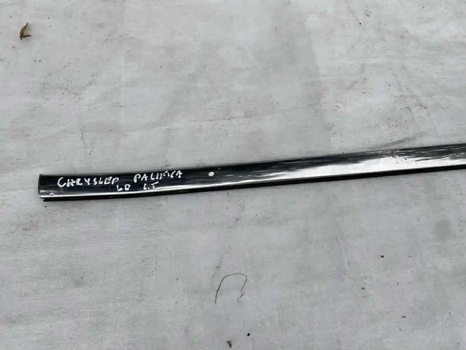 Chrysler Pacifica Listwa Górna Drzwi Lewy Tył