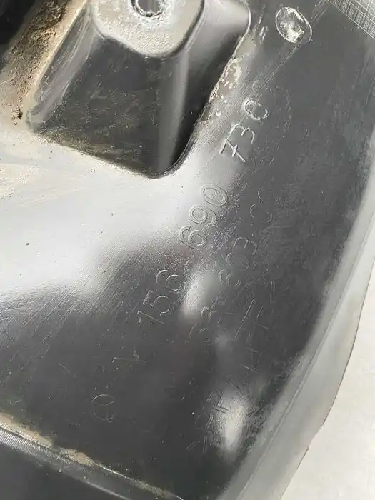 Mercedes GLA W156 Nadkole Przednie Lewe
