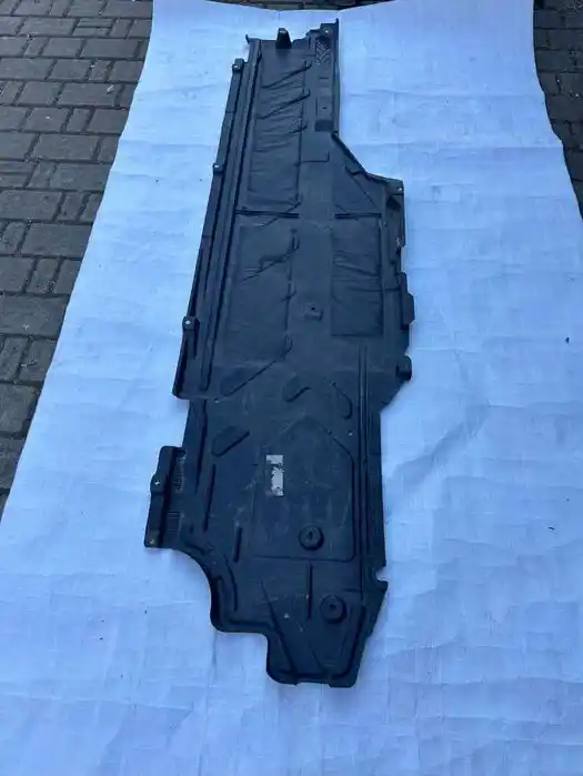 Mercedes E klasa W213 Osłona Podwozia Dolna Lewa