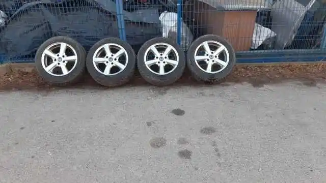 HONDA CIVIC Accord  FRV  koła 16  zima GoodYear 205/60/16 pod kolec