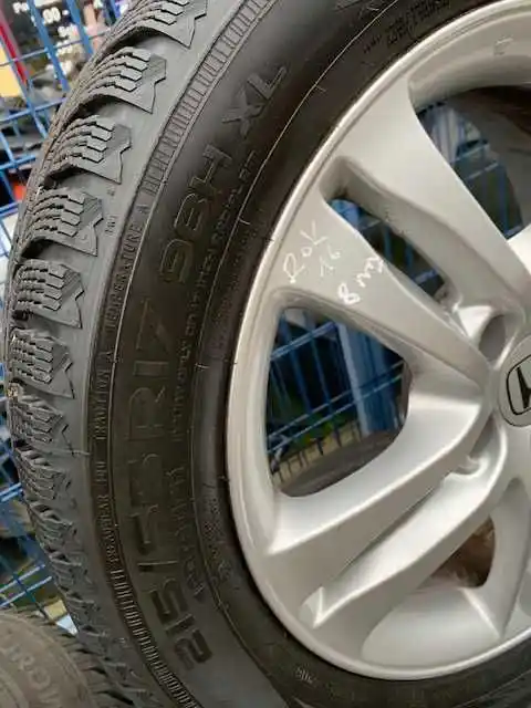 Honda  HRV HR-V Koła Zima 17 NOKIAN WR D4 8mm
