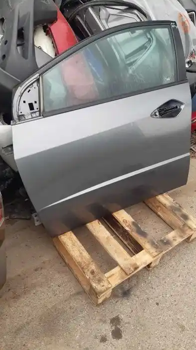 Honda Civic UFO VIII Drzwi Przód Lewy Gołe NH 674p
