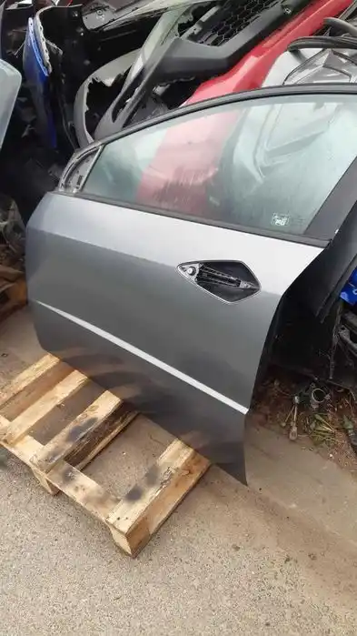 Honda Civic UFO VIII Drzwi Przód Lewy Gołe NH 674p
