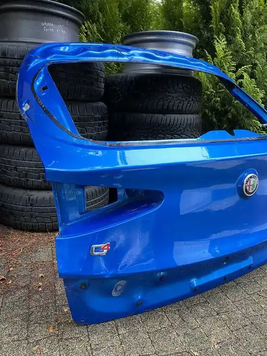 Alfa Romeo Stelvio Klapa Bagażnika