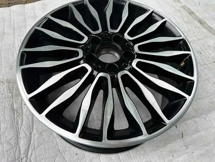 Mercedes V Klasa W447 Pojedyncza Felga 18