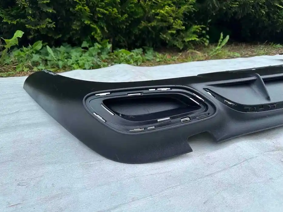 Mercedes E Klasa W214 Kombi Dokładka Zderzaka