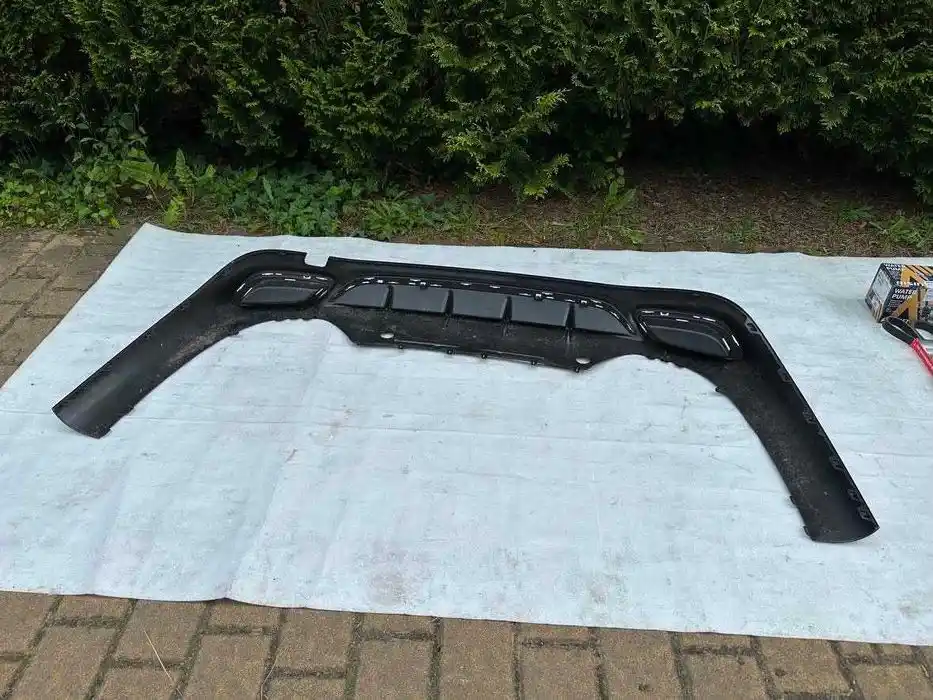 Mercedes E Klasa W214 Kombi Dokładka Zderzaka