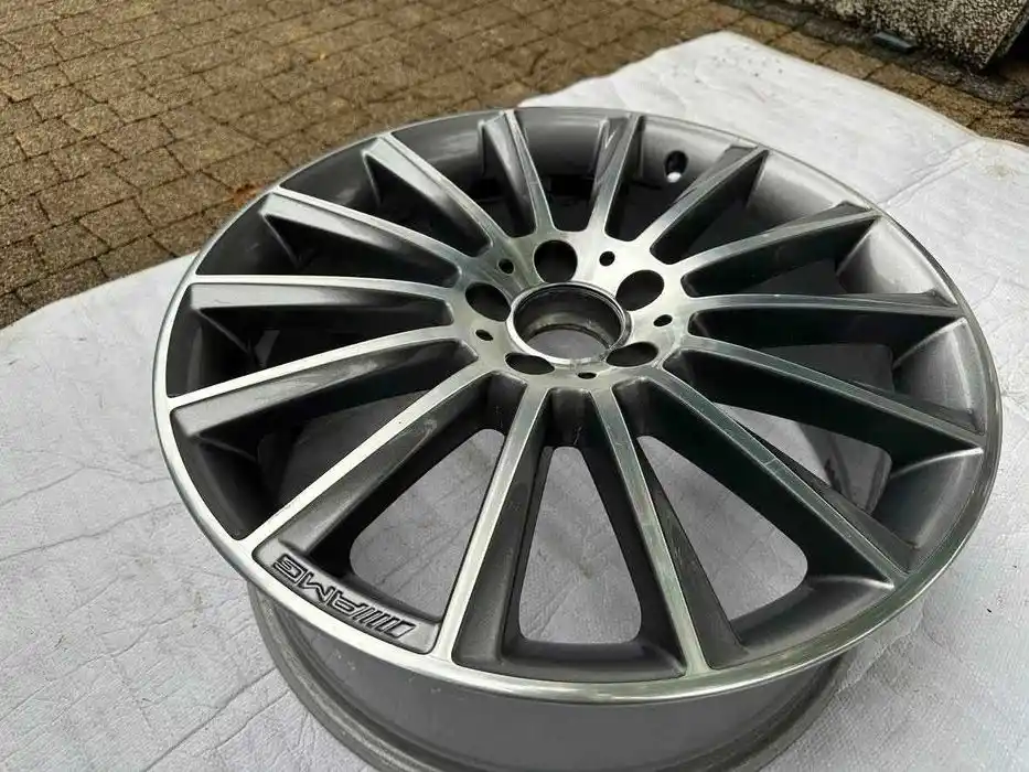 Mercedes C Klasa W205 AMG Pojedyncza Felga 19