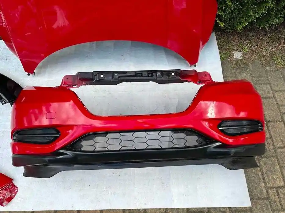 Honda HR-V II 2015- Błotnik Prawy R81