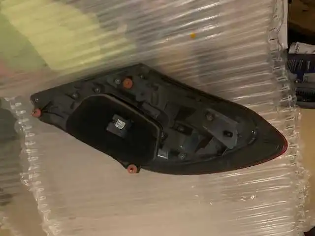 MERCEDES C Klasa W205 Lampa tył tylna lewa Ładna  Oryginał
