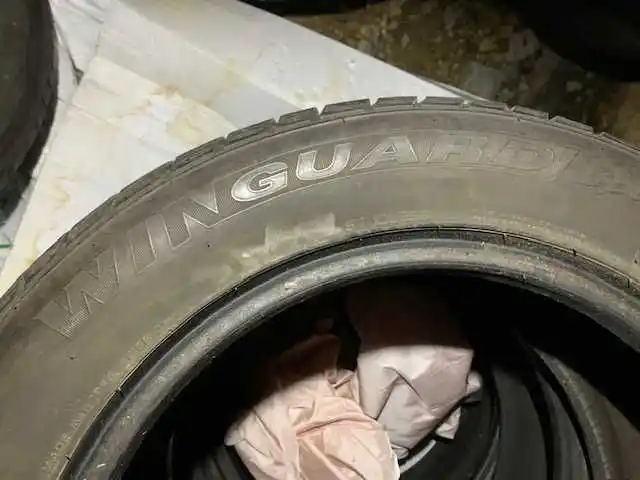 Opony Zimowe Roadstone Winguard 215/55R16