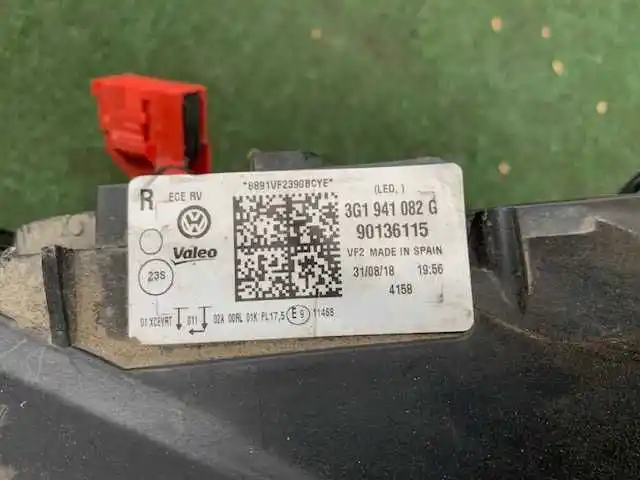 VW Passat VIII Lampa Przednia