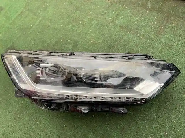 VW Passat VIII Lampa Przednia