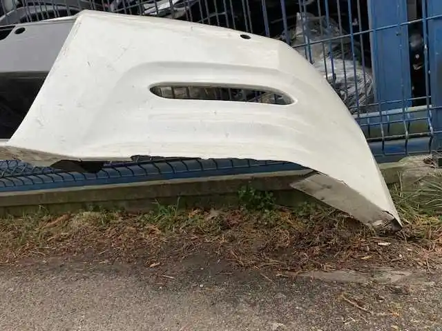 Nissan GTR Zderzak Przód Uszkodzony