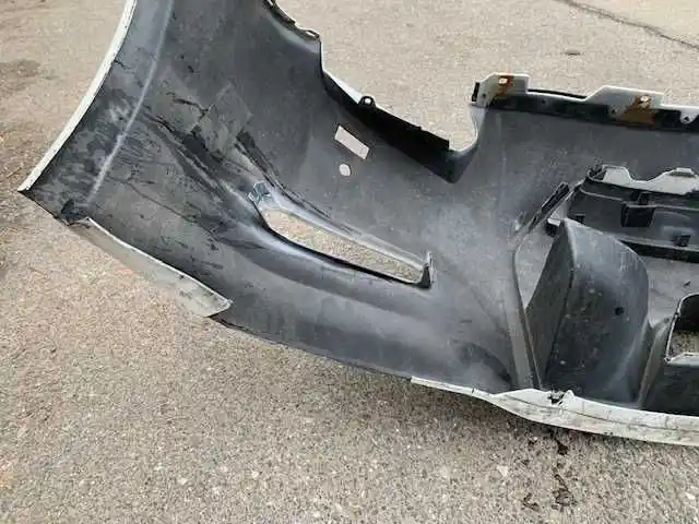 Nissan GTR Zderzak Przód Uszkodzony