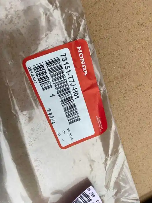 Honda HR-V II Listwa Szyby Czolowej OEM
