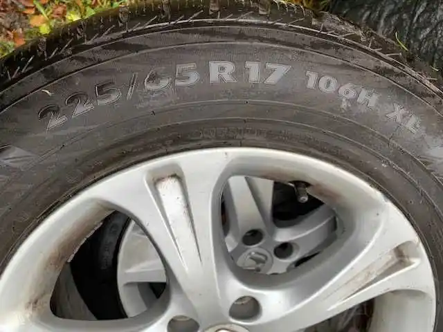 Opona Nokian  17  225/65R17