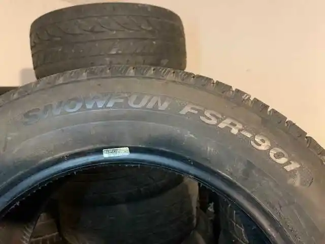 Opony Zimowe Fortune Snowfun 215/60R16
