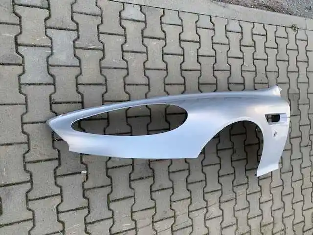Aston Martin DB9 Błotnik Lewy