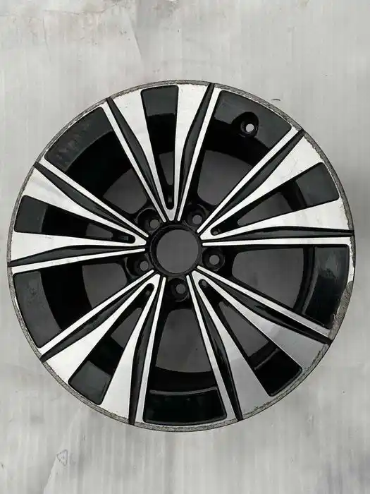 Mercedes C Klasa W206 Pojedyńcza Felga 17
