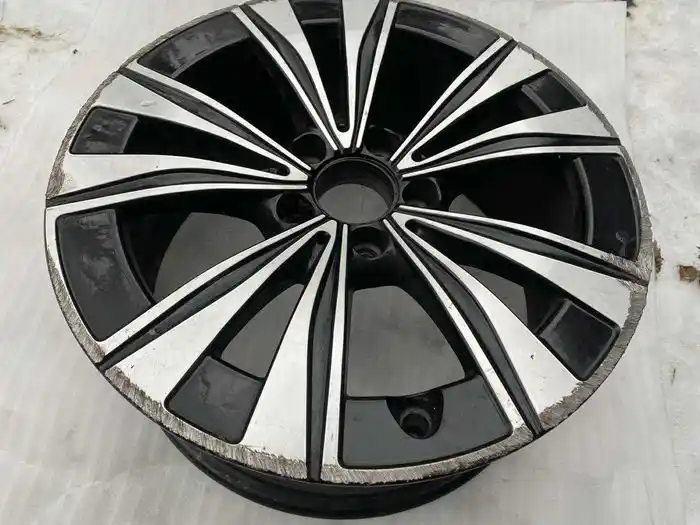 Mercedes C Klasa W206 Pojedyńcza Felga 17