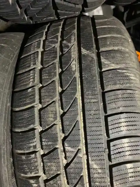 Opony Zimowe Hankook Icebear W300 225/50R17