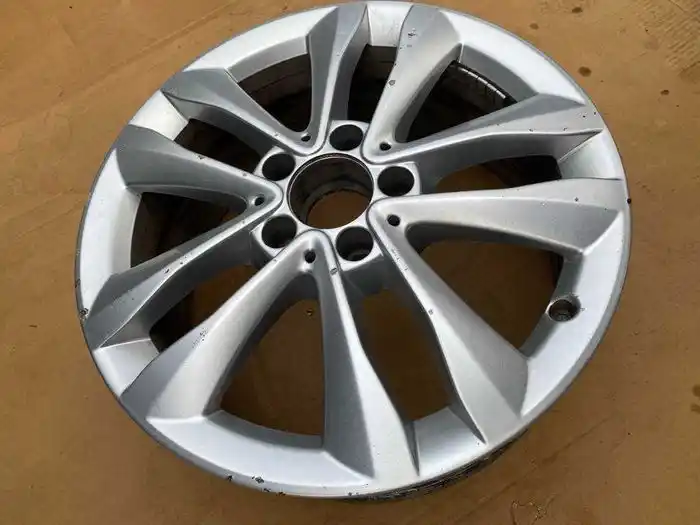 Mercedes C-Klasa A205 Pojedyncza Felga 17