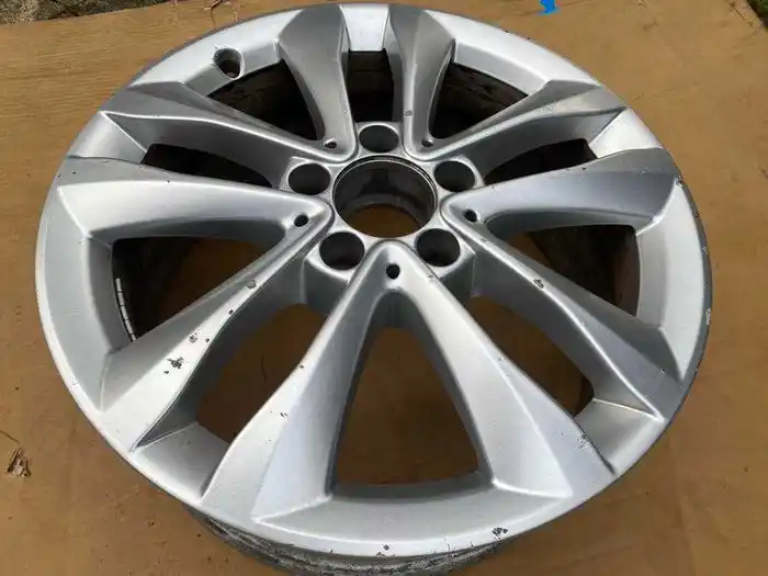 Mercedes C-Klasa A205 Pojedyncza Felga 17