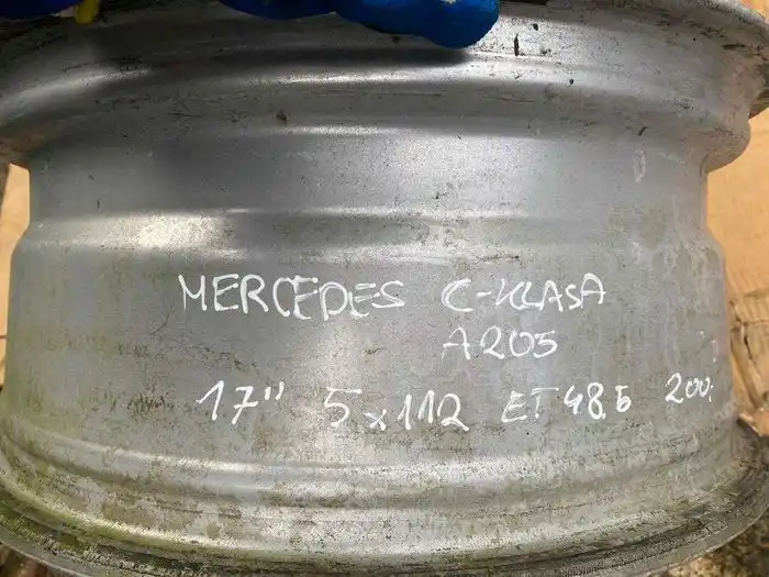 Mercedes C-Klasa A205 Pojedyncza Felga 17