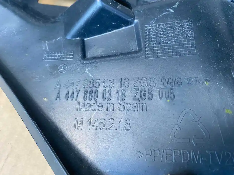 Mercedes Vito W447 Ślizg Zderzaka