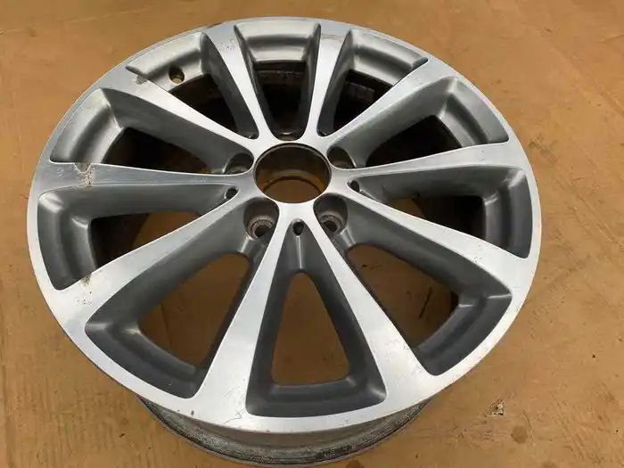 Mercedes E Klasa A213 Pojedyncza Felga 17