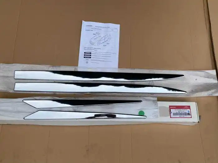 Honda Civic IX 5D Przed Lift Listwa Drzwi Chrom OEM