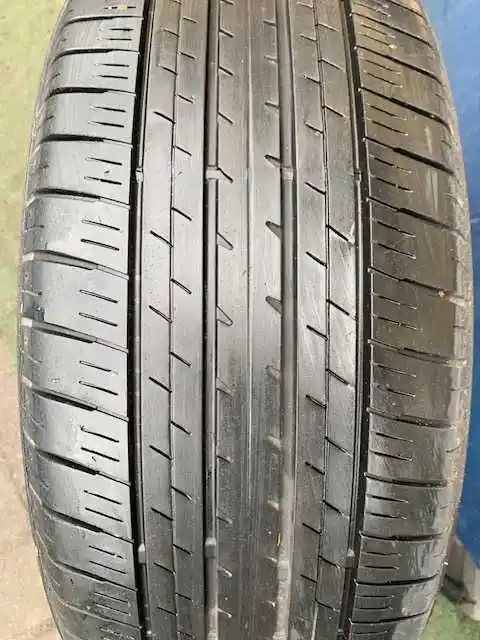 Opona 18" 235/60R18