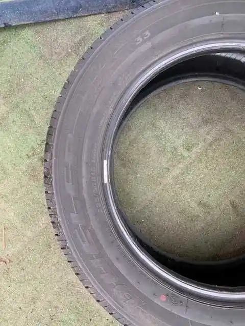Opona 18" 235/60R18