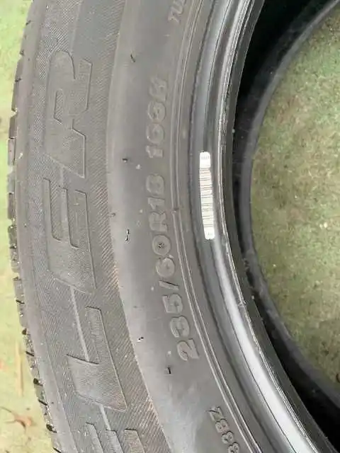 Opona 18" 235/60R18