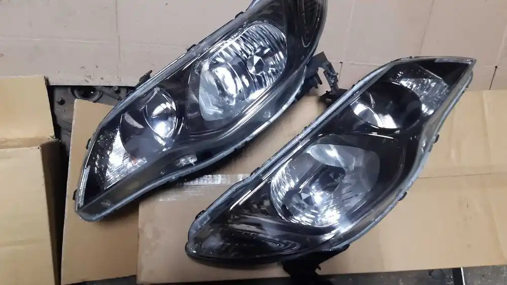 HONDA CIVIC VIII 4D Sedan lampa Xenon