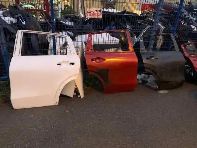 Honda ZRV ZR-V Drzwi tyl
