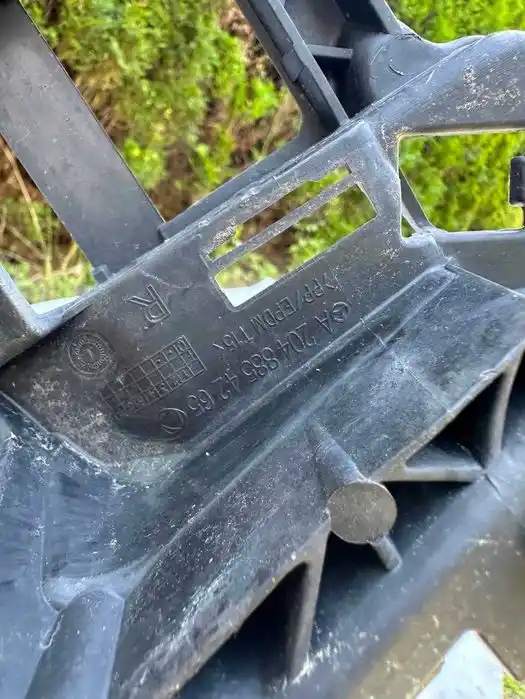 Mercedes C Klasa W204 Lift Mocowanie Zderzaka Przód