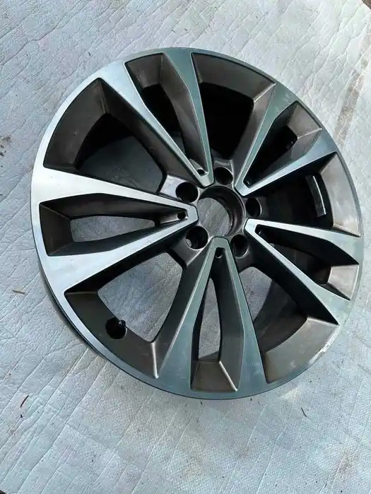 Mercedes Vito Viano W447 Pojedyncza Felga 18